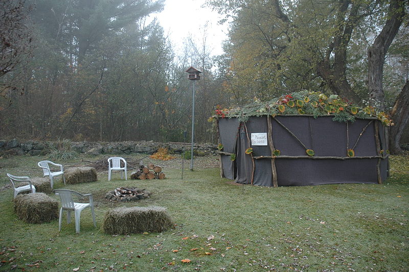 A modern Sukka in New Hampshire (oseh shalom)