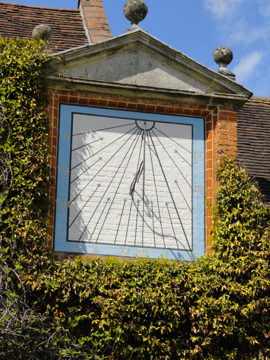 Sundial at Packwood Hall